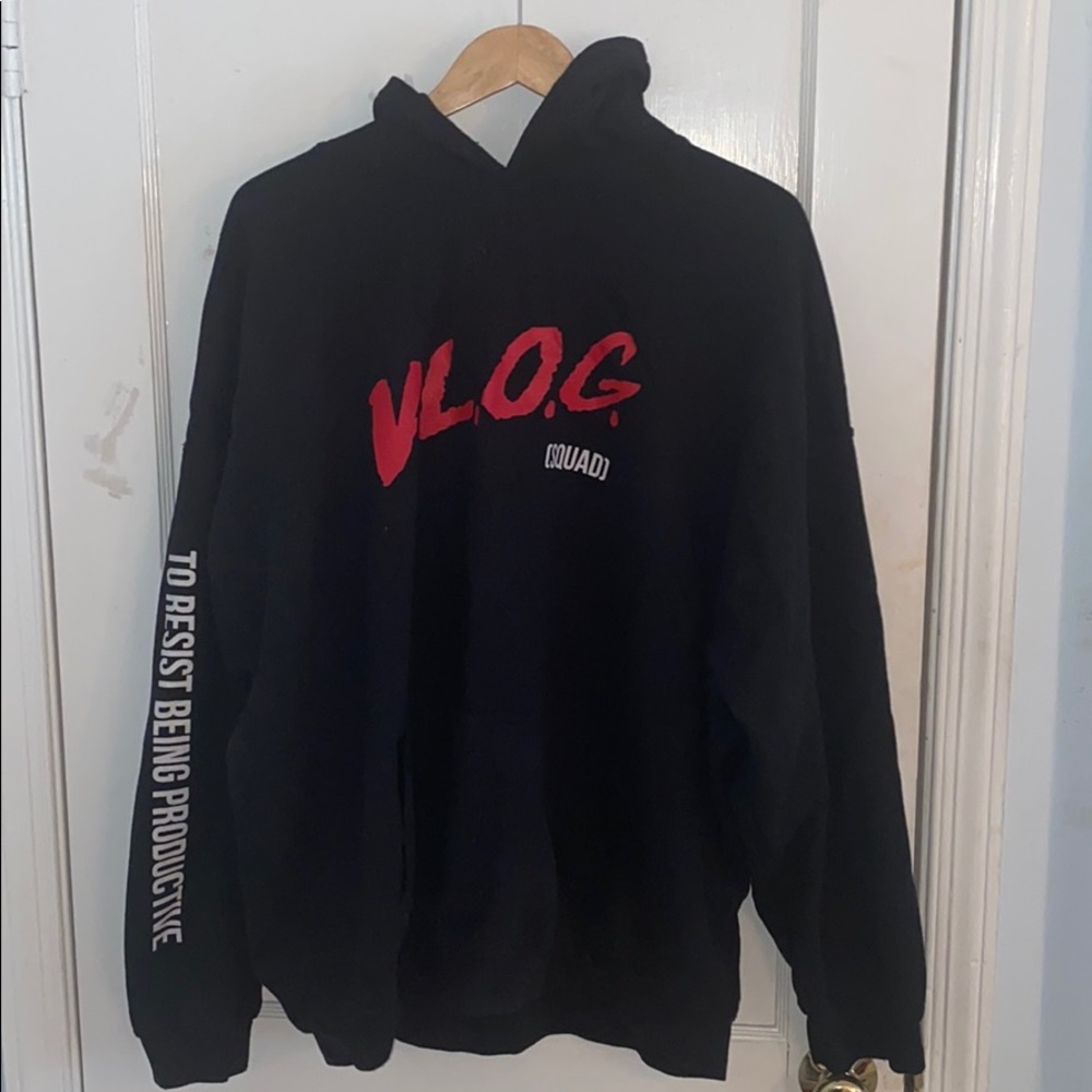 Oversized Vlog Squad DARE Merch